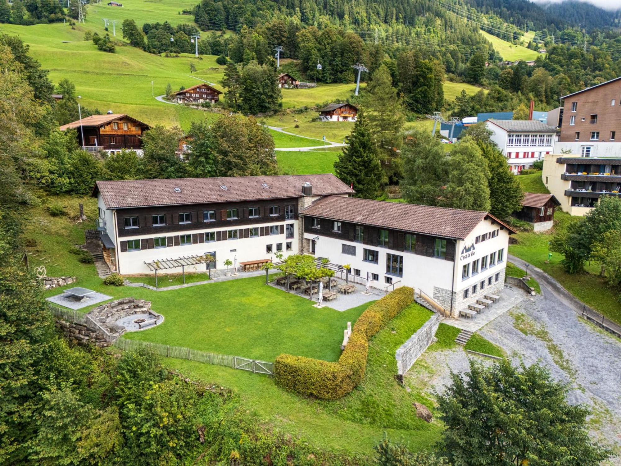 Hostel Family & Mountain C'est La Vie *